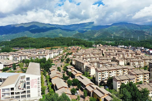 互盈策略 从藤梯到楼梯，搬家5年后的悬崖村村民怎么样了？｜再访悬崖村